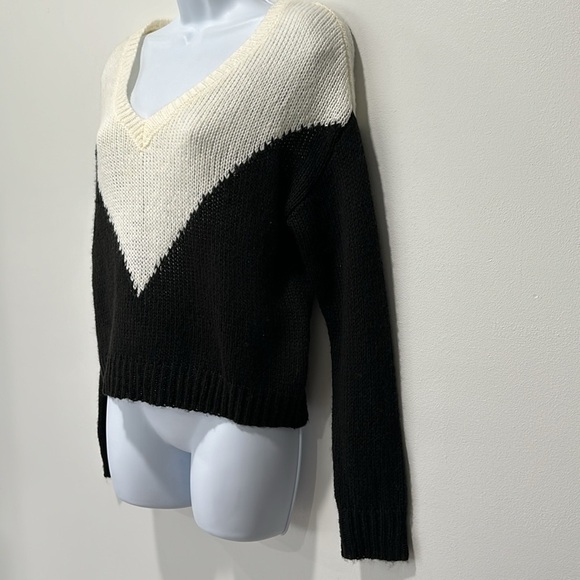 Chevron sweater - Picture 2 of 5